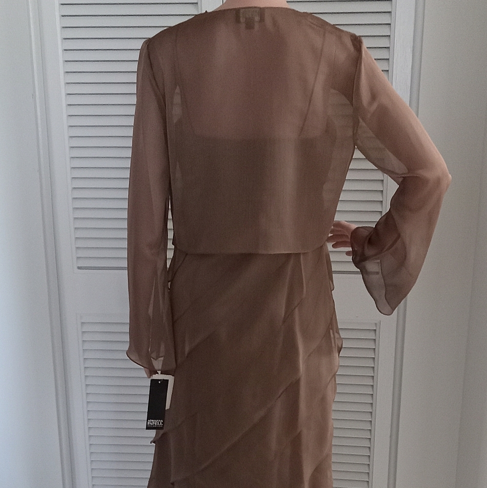 New Dress - Picture 4 of 4